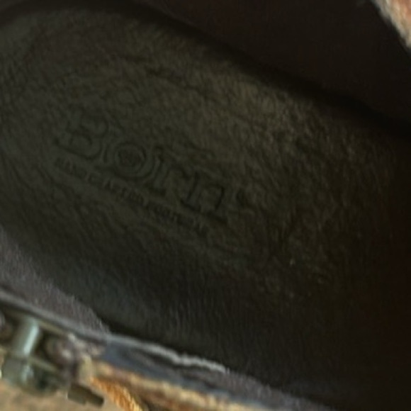 BORN MCKENZIE RUST TOBACCO - WOMENS ankle bootie size 8 - Picture 15 of 16